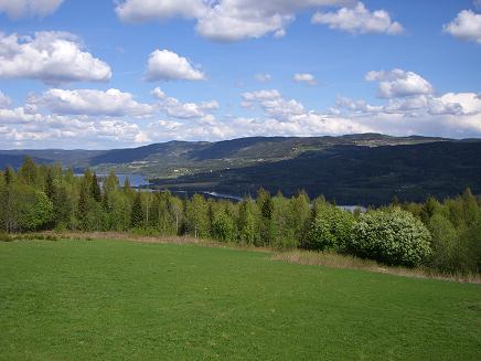 Utsikt fra våningshuset på Sveen
